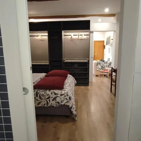 Centro Storico Di Via Petroni Apartamento *
