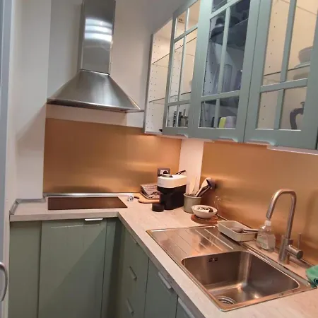 Apartment Centro Storico Di Via Petroni Bologna