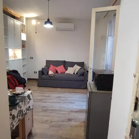 Petroni - Centro Storico Di *