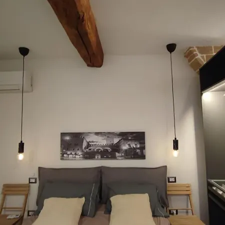 Petroni - Centro Storico Di * Bologna