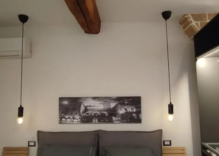 Petroni - Centro Storico Di * Bologna